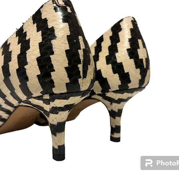 New Via Spiga Carola Black White Snake Leather Heel Pumps Dress Shoes Size 6M - Picture 5 of 7